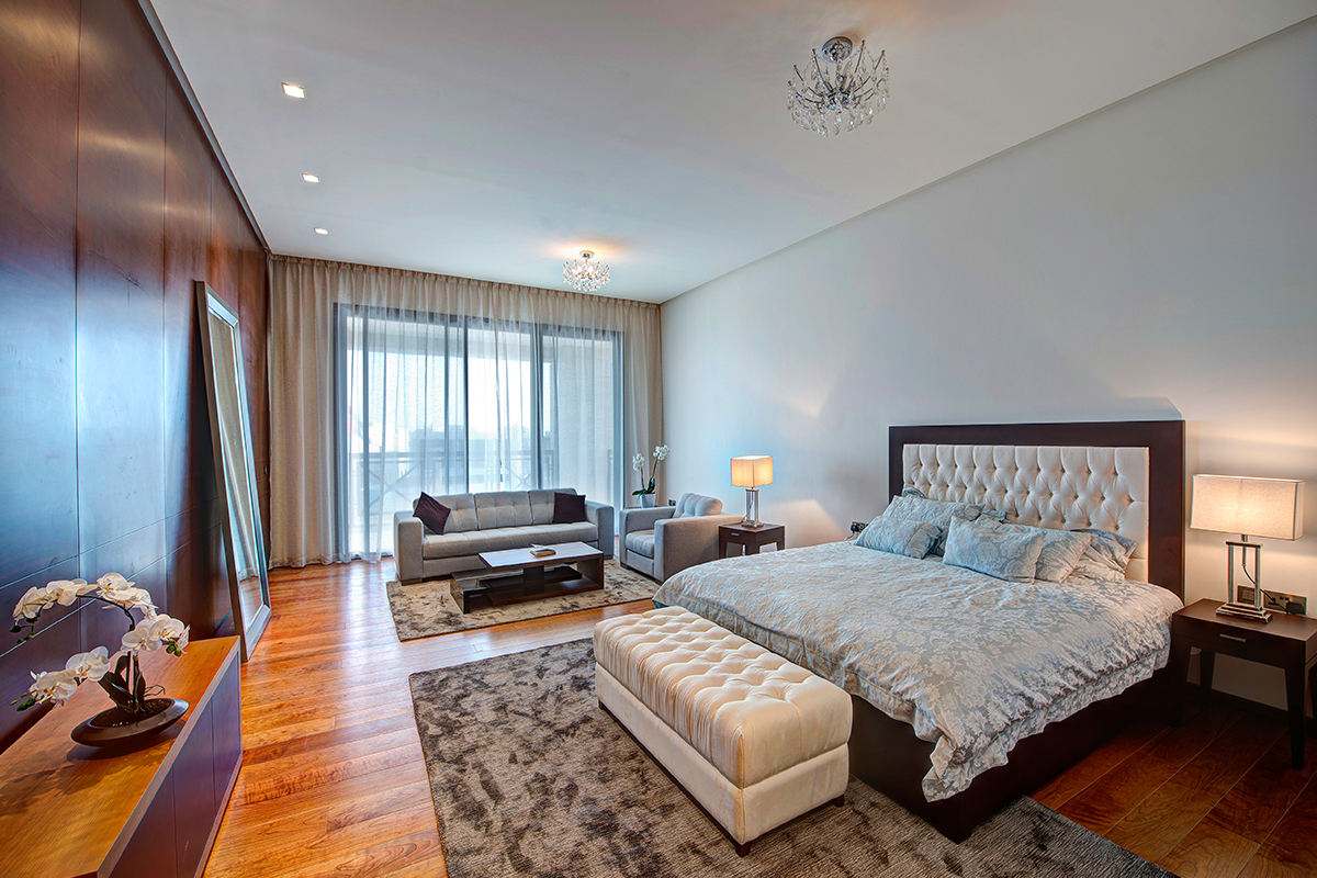 Spacious living room with modern design in Hidd Al Saadiyat villa